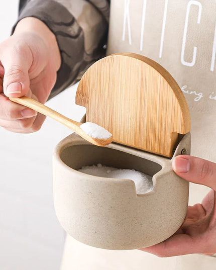 Japanese Style Ceramic Seasoning Jar Bamboo lid Spice jar With Spoon Kitchen Sugar Salt Spices Storage Box Household Container