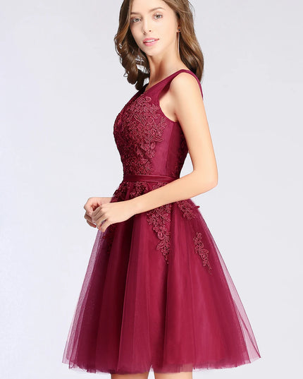 BABYONLINE Burgundy Evening Dress with Lace Appliqué & Corset Back, Flowing Tulle A-Line Skirt for Party vestido corto elegante