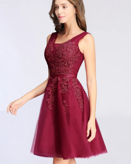 BABYONLINE Burgundy Evening Dress with Lace Appliqué & Corset Back, Flowing Tulle A-Line Skirt for Party vestido corto elegante