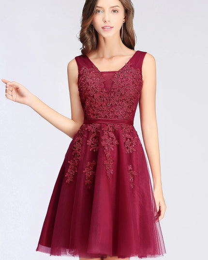 BABYONLINE Burgundy Evening Dress with Lace Appliqué & Corset Back, Flowing Tulle A-Line Skirt for Party vestido corto elegante